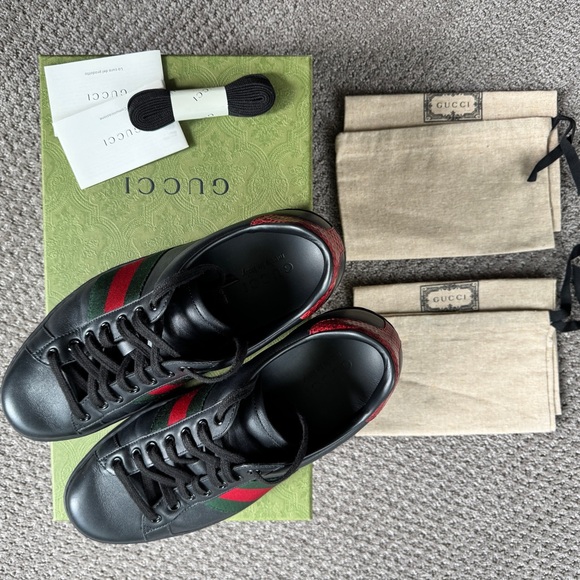 Gucci Black Leather Sneakers Sleek Modern Design - Picture 1 of 9